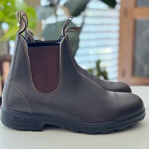 #500 WOMENS ORIGINALS CHELSEA BOOTS - STOUT BROWN NEW WITHOUT TAGS